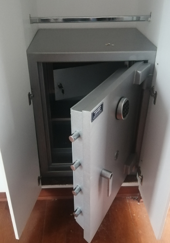 fabricación de caja de seguridad con cerradura electrónica